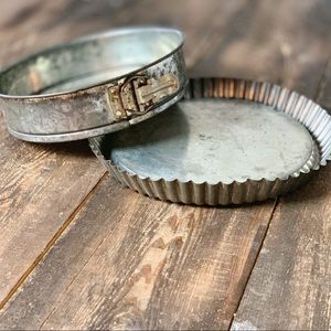 Vintage baking pans/ farmhouse decor kitchen 10”